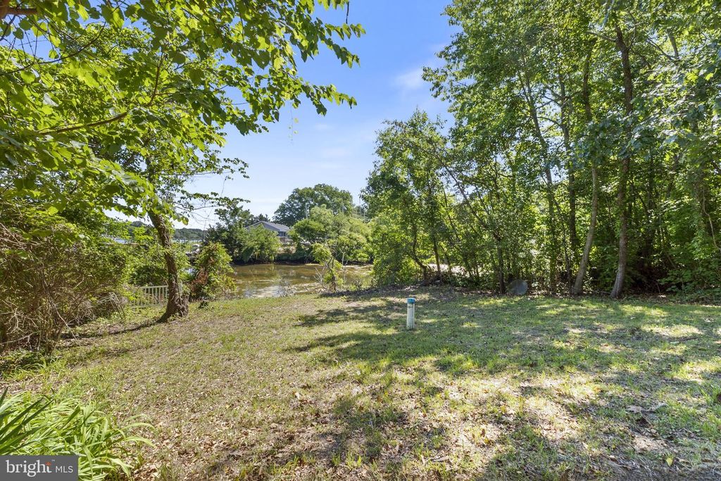 Image 36 of property listing at 12350 NEALE SOUND DR, Cobb Island, MD 20625