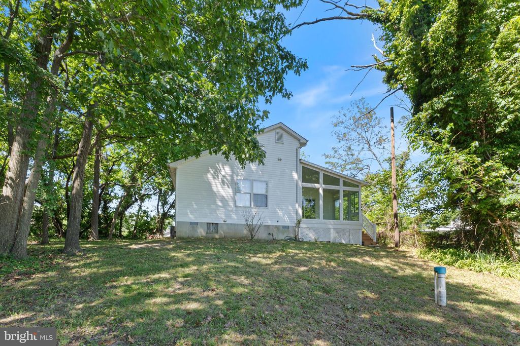 Image 39 of property listing at 12350 NEALE SOUND DR, Cobb Island, MD 20625