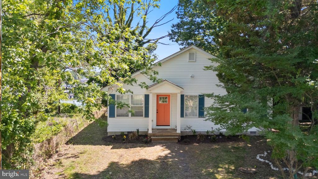 Image 41 of property listing at 12350 NEALE SOUND DR, Cobb Island, MD 20625