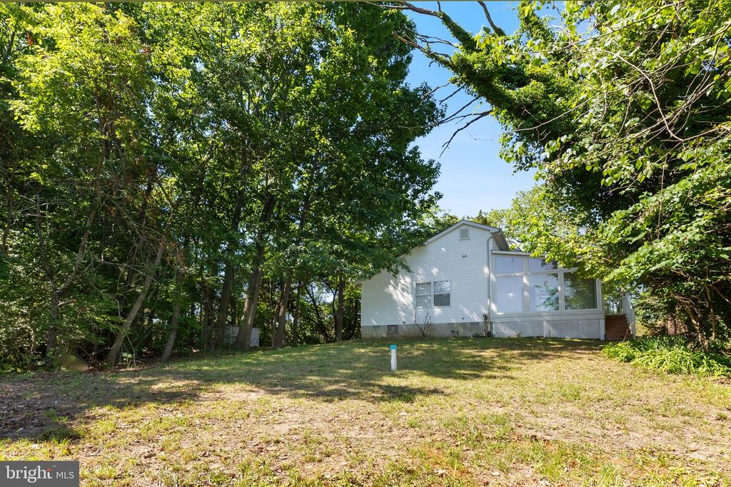 Image 44 of property listing at 12350 NEALE SOUND DR, Cobb Island, MD 20625