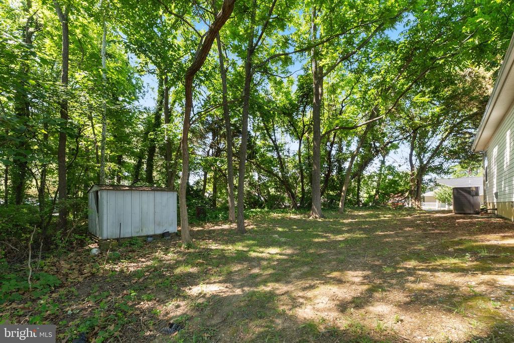 Image 45 of property listing at 12350 NEALE SOUND DR, Cobb Island, MD 20625