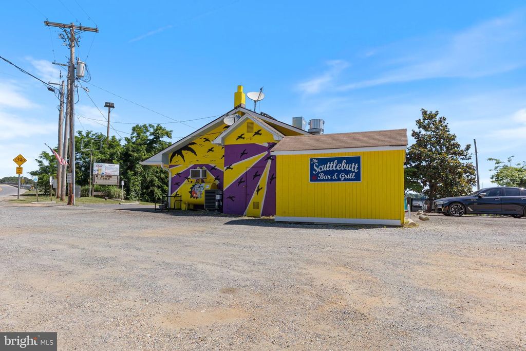 Image 47 of property listing at 12350 NEALE SOUND DR, Cobb Island, MD 20625