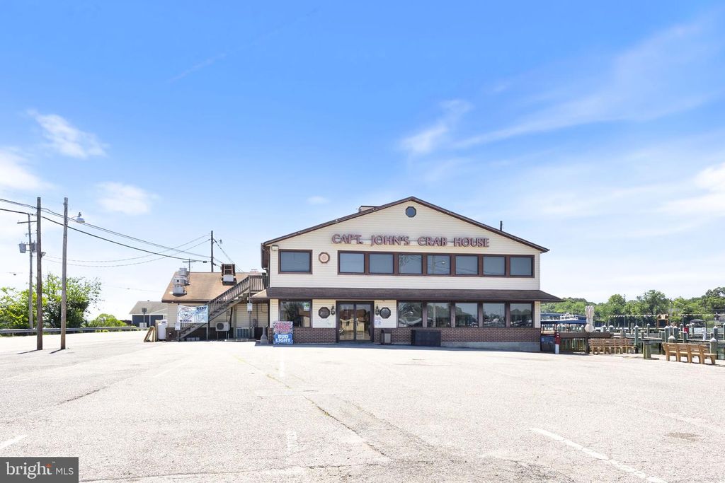 Image 49 of property listing at 12350 NEALE SOUND DR, Cobb Island, MD 20625