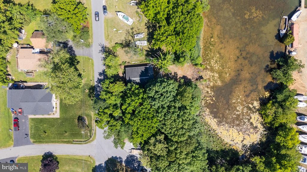 Image 50 of property listing at 12350 NEALE SOUND DR, Cobb Island, MD 20625