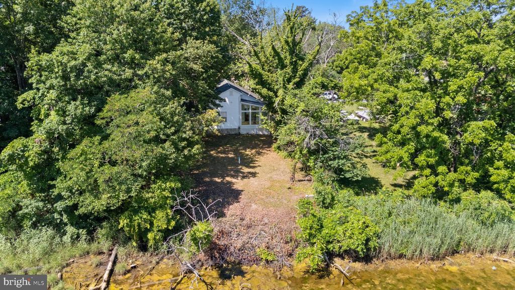 Image 52 of property listing at 12350 NEALE SOUND DR, Cobb Island, MD 20625