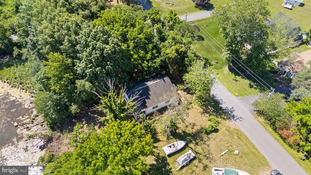 Image 53 of property listing at 12350 NEALE SOUND DR, Cobb Island, MD 20625