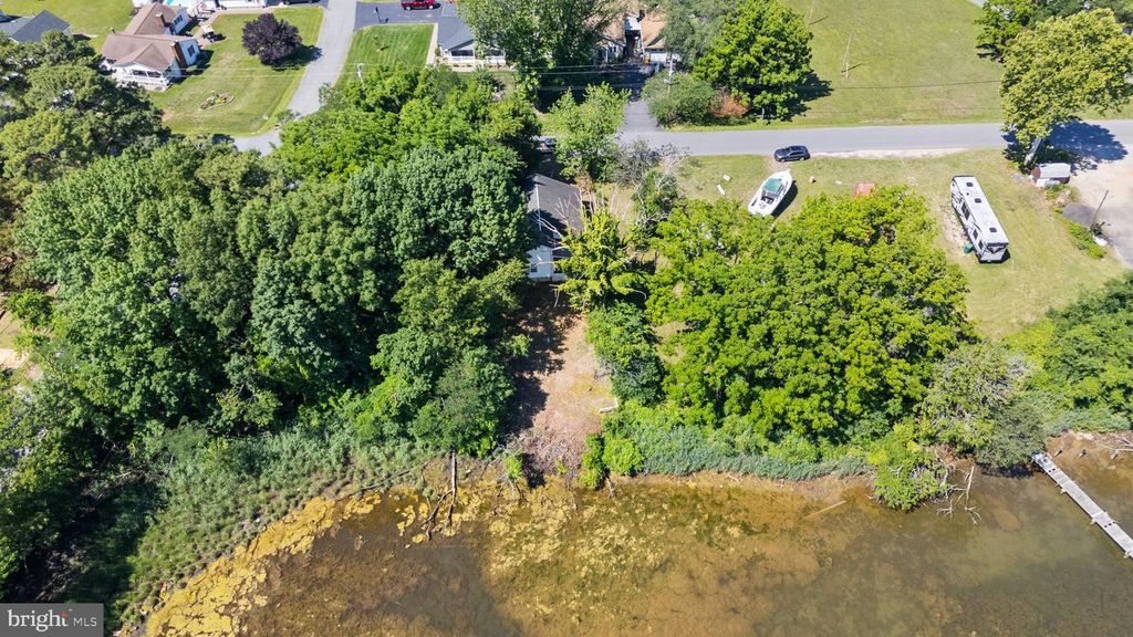 Image 55 of property listing at 12350 NEALE SOUND DR, Cobb Island, MD 20625