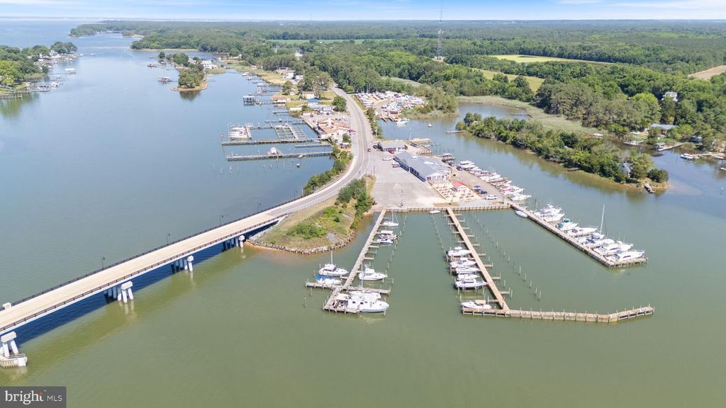 Image 56 of property listing at 12350 NEALE SOUND DR, Cobb Island, MD 20625