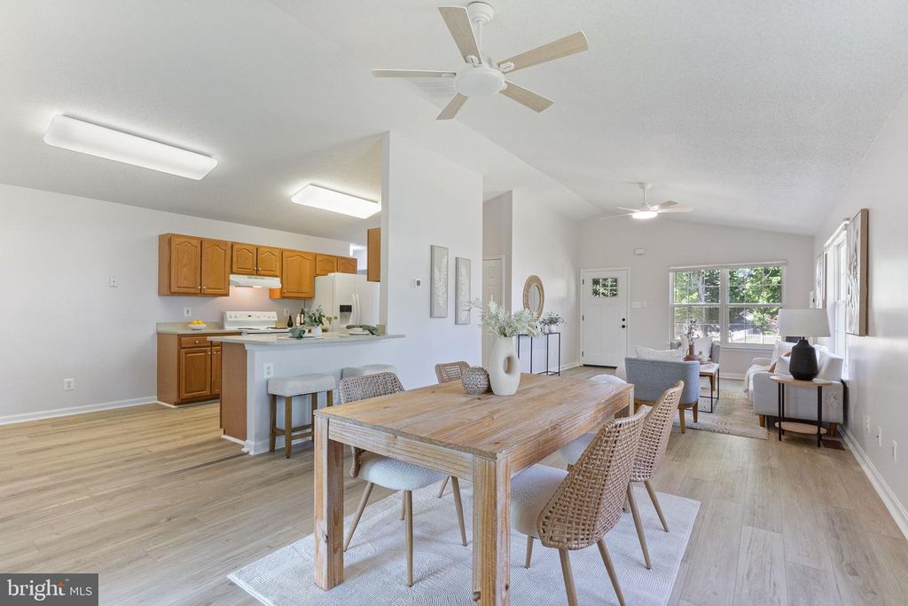 Image 9 of property listing at 12350 NEALE SOUND DR, Cobb Island, MD 20625