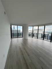 55 SW 9th Street 3506, Miami, FL 33130