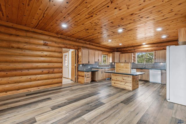 24760 HIDDEN VALLEY RD, Hermosa, SD 57744