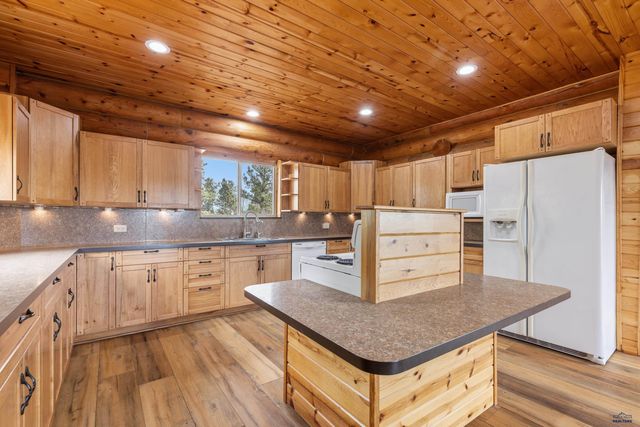 24760 HIDDEN VALLEY RD, Hermosa, SD 57744