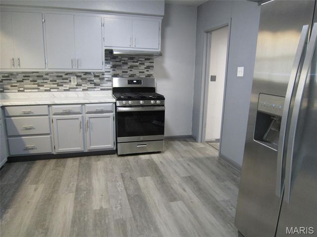 1709 Jay Street B, Belleville, IL 62226