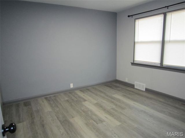 1709 Jay Street B, Belleville, IL 62226