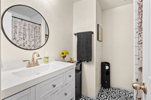 6808 Woodway Drive, Fort Worth, TX 76133