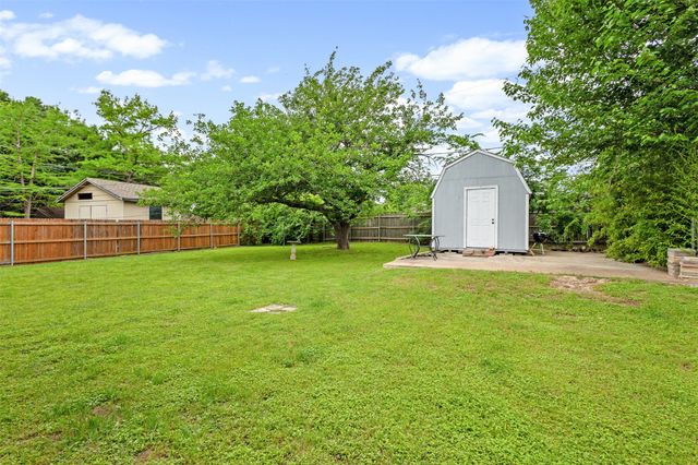 6808 Woodway Drive, Fort Worth, TX 76133