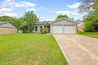 6808 Woodway Drive, Fort Worth, TX 76133