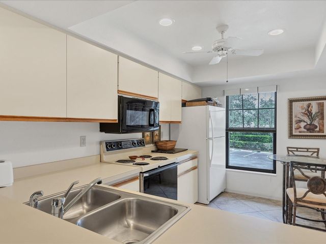 4440 WEYBRIDGE 4440, Sarasota, FL 34235