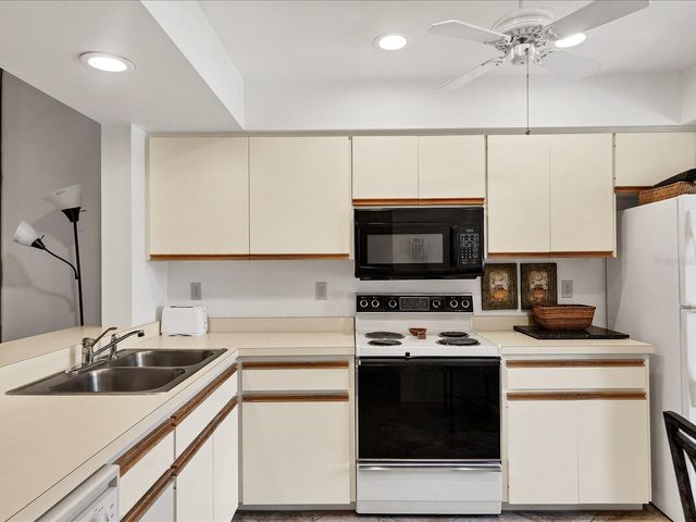 4440 WEYBRIDGE 4440, Sarasota, FL 34235