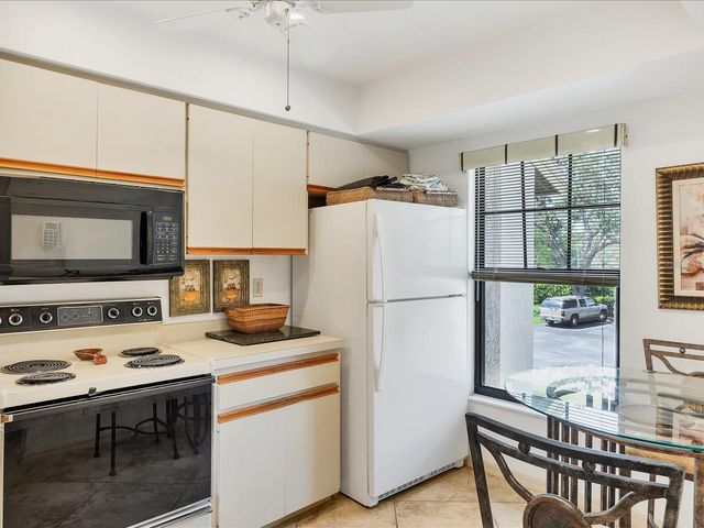 4440 WEYBRIDGE 4440, Sarasota, FL 34235