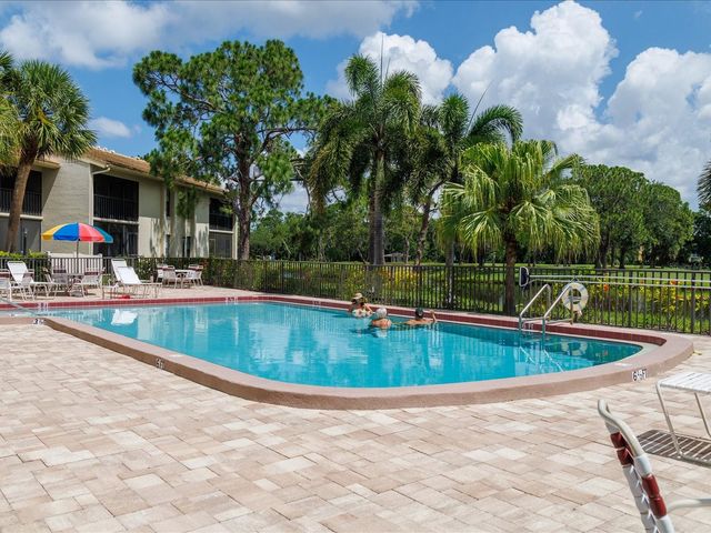 4440 WEYBRIDGE 4440, Sarasota, FL 34235