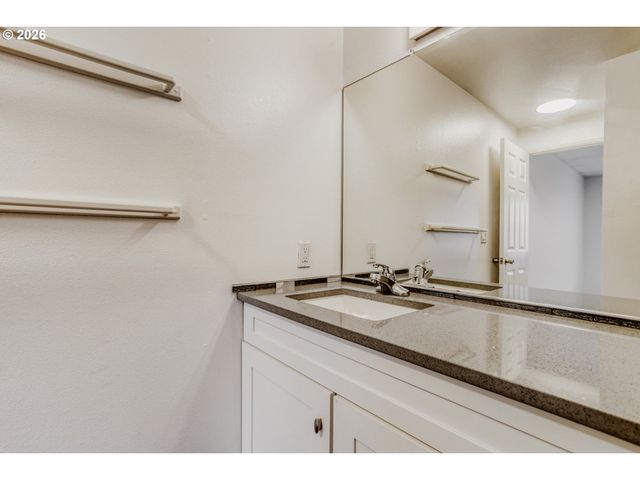 17337 Sw PACIFICA Ct, Beaverton, OR 97006