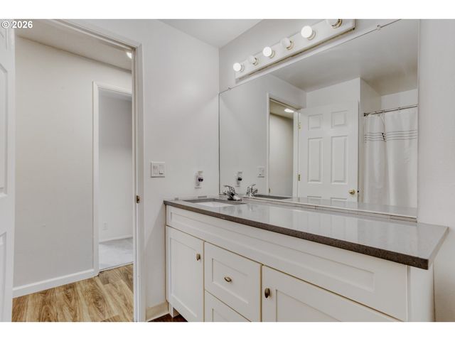 17337 Sw PACIFICA Ct, Beaverton, OR 97006