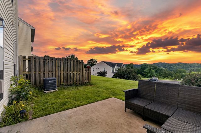 7277 Charlotte Pike Unit 214, Nashville, TN 37209