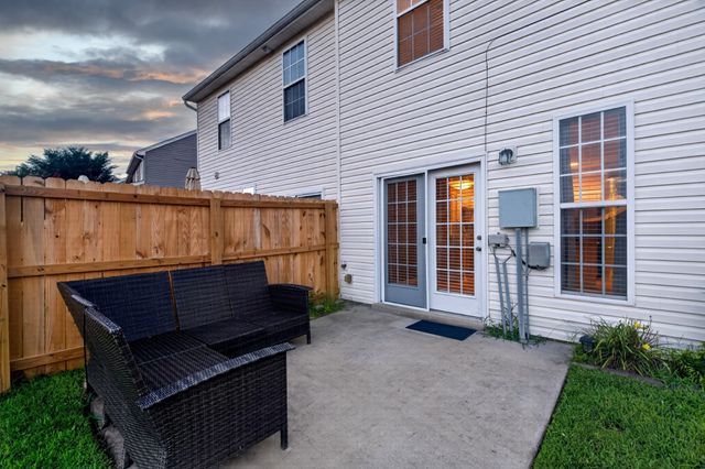 7277 Charlotte Pike Unit 214, Nashville, TN 37209