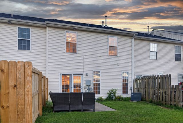 7277 Charlotte Pike Unit 214, Nashville, TN 37209