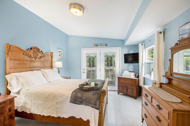 648 Phillips Street, South Haven City, MI 49090