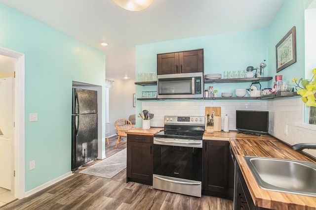 648 Phillips Street, South Haven City, MI 49090