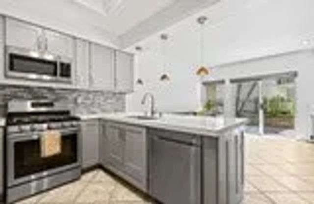 26253 Solrio, Mission Viejo, CA 92692