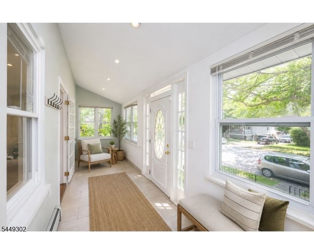 160 Mt Vernon St, Ridgefield Park Village, NJ 07660