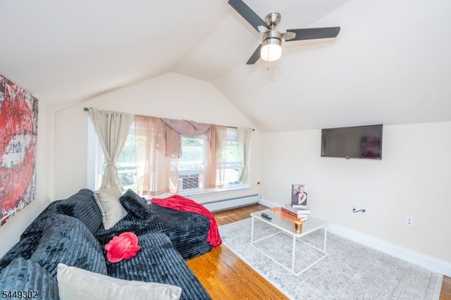 160 Mt Vernon St, Ridgefield Park Village, NJ 07660