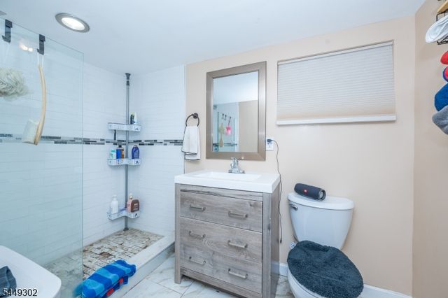 160 Mt Vernon St, Ridgefield Park Village, NJ 07660