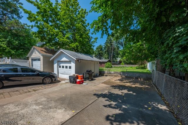 160 Mt Vernon St, Ridgefield Park Village, NJ 07660