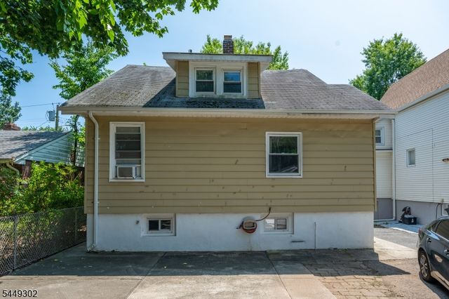 160 Mt Vernon St, Ridgefield Park Village, NJ 07660