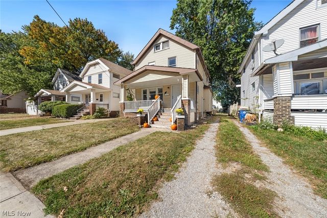 9902 Zimmer Avenue, Cleveland, OH 44102