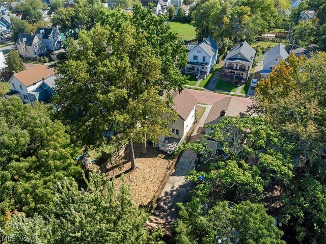 9902 Zimmer Avenue, Cleveland, OH 44102