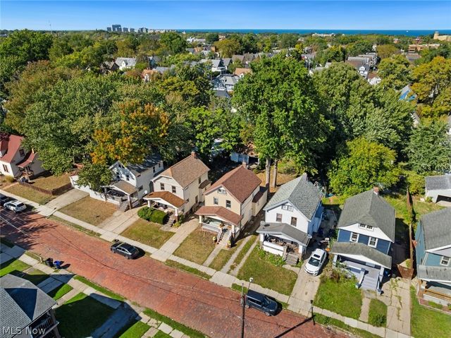 9902 Zimmer Avenue, Cleveland, OH 44102