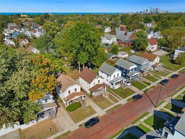 9902 Zimmer Avenue, Cleveland, OH 44102