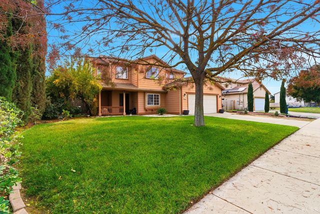 1331 Canyoncreek Street, Hanford, CA 93230