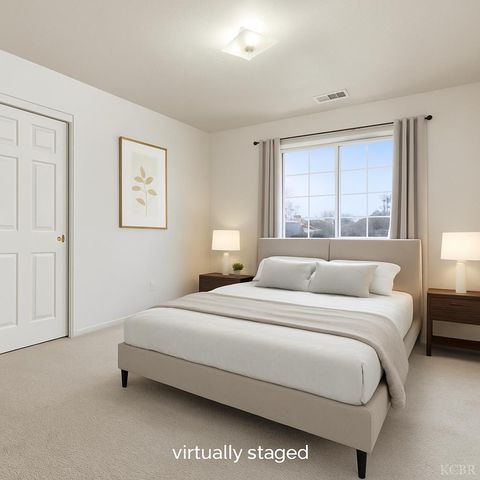 1331 Canyoncreek Street, Hanford, CA 93230