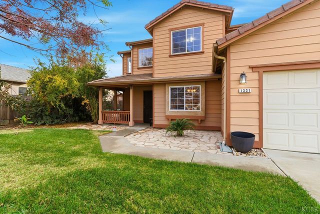 1331 Canyoncreek Street, Hanford, CA 93230