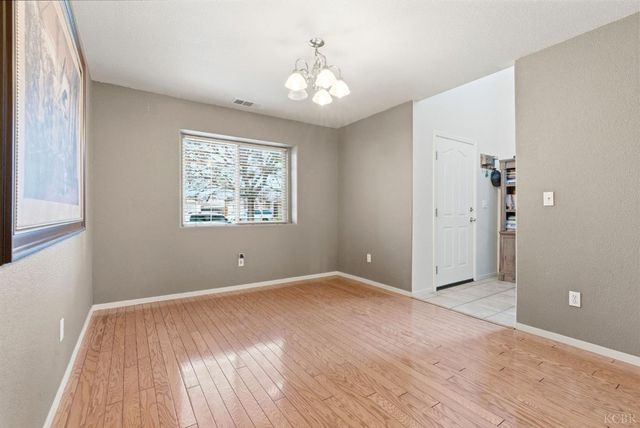 1331 Canyoncreek Street, Hanford, CA 93230