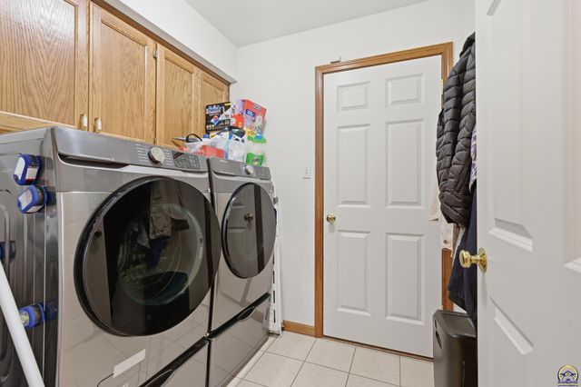 4606 SW Moundview DR, Topeka, KS 66610