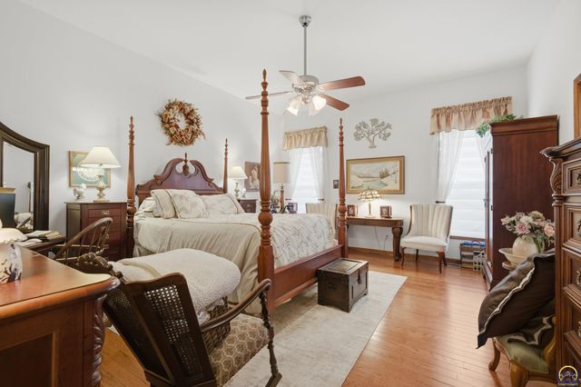 4606 SW Moundview DR, Topeka, KS 66610