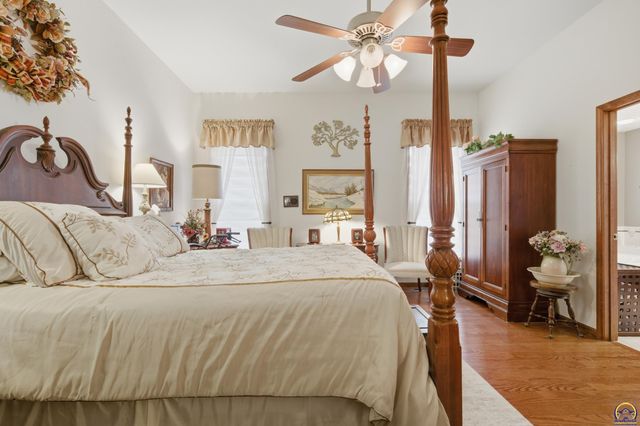 4606 SW Moundview DR, Topeka, KS 66610