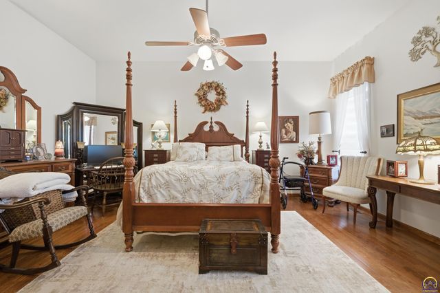 4606 SW Moundview DR, Topeka, KS 66610